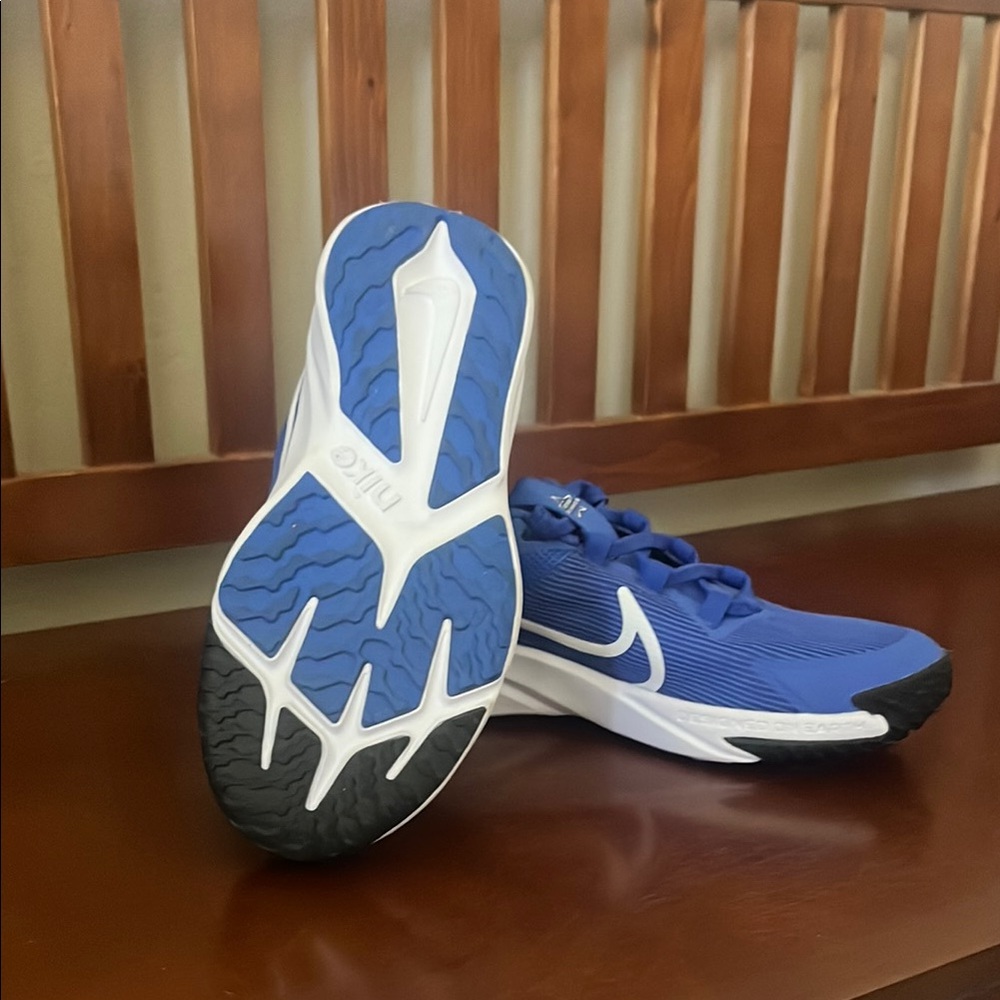 Nike Star Runner Blue and White Sneakers - Picture 3 of 5